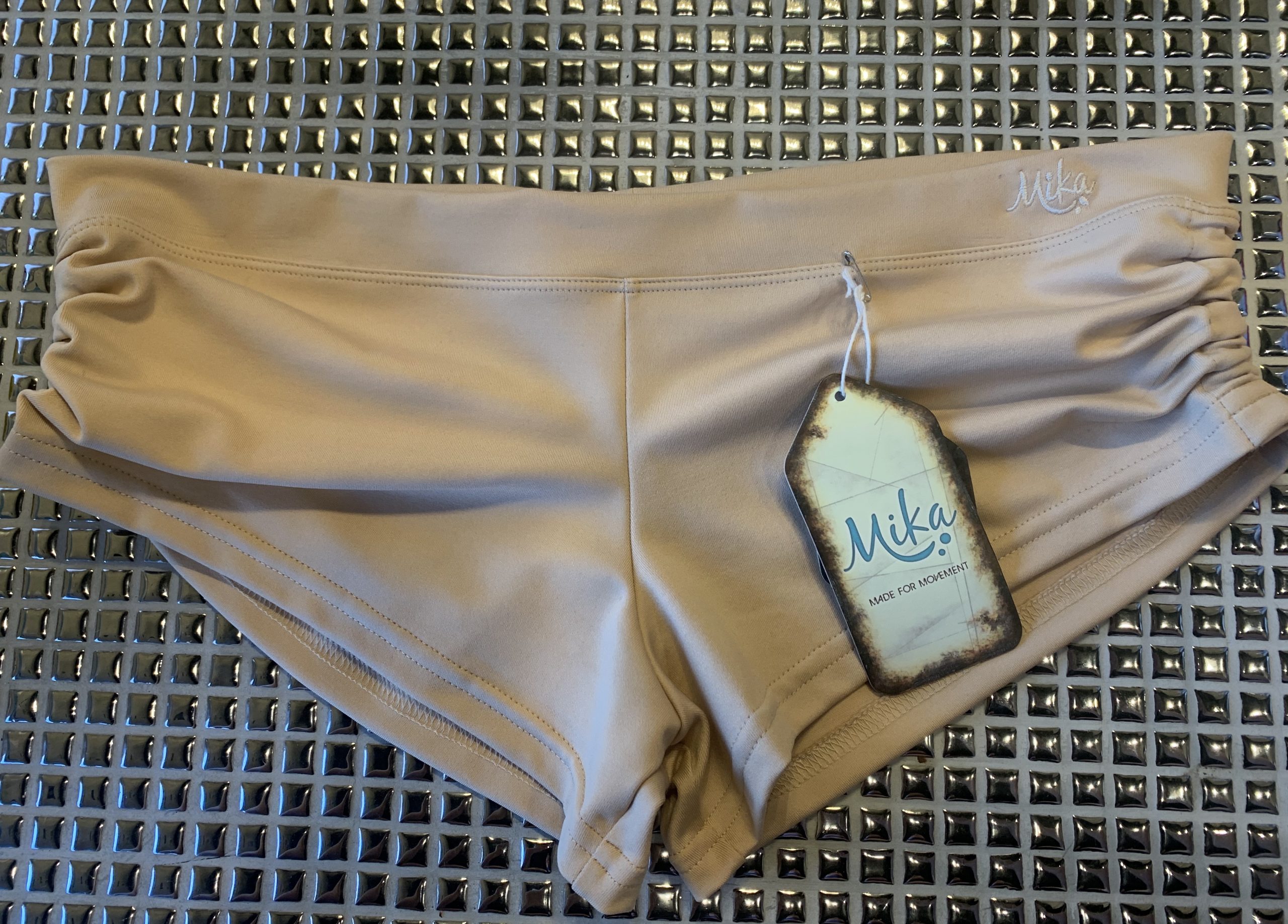 Meeko Short In Sand Xl Cherry Blossom Boutique